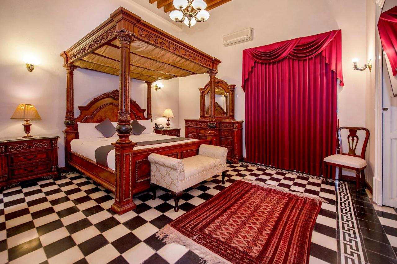 Senorial Hotel 3*